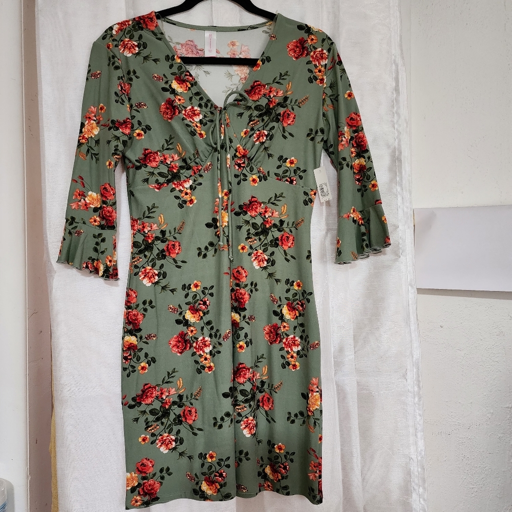 Green mini dress floral size Large